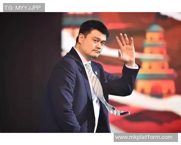 姚明小JJ的篮球梦想与成长之路：从青涩少年到国际巨星的蜕变历程