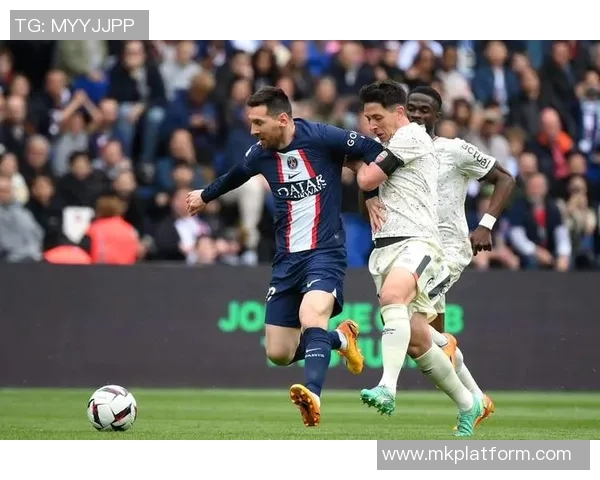 德甲精彩对决马竞与巴黎圣日耳曼战成平局帽子戏法引发全场热潮