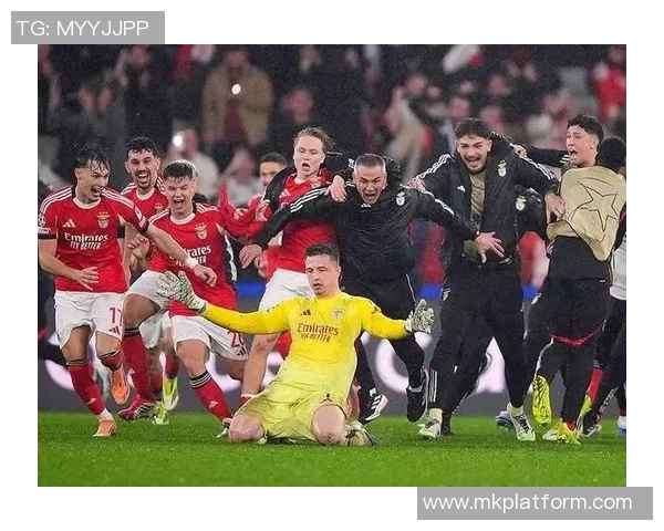 足总杯激战成平局里昂与本菲卡斗智斗勇引发全场热烈反响