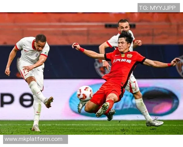 中超激战曼联逆转里昂帽子戏法引爆全场激情时刻解析